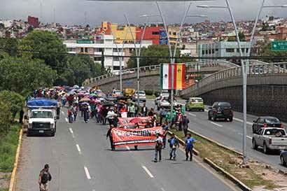 Los manifestantes convocan a efectuar un boicot en contra de la evaluación docente ■ FOTO: ANDRÉS SÁNCHEZ
