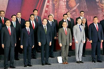 México podrá enfrentar el contexto de volatilidad internacional derivado de la crisis de deuda en Grecia y la caída del precio del petróleo, señalan mandatarios ■ FOTO: LA JORNADA ZACATECAS