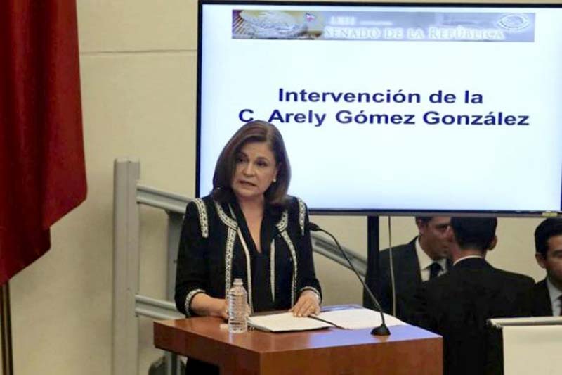 La procuradora general de la República, Arely Gómez, tomó protesta a nuevos funcionarios ■ foto: La Jornada Zacatecas