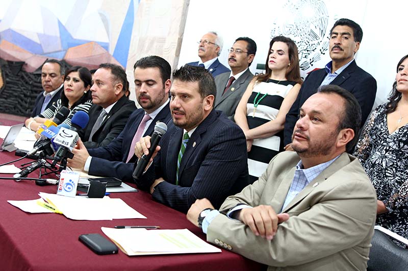 Diputados del Revolucionario Institucional, Verde Ecologista y Panal ofrecieron conferencia de prensa este jueves ■ FOTO: ANDRÉS SÁNCHEZ