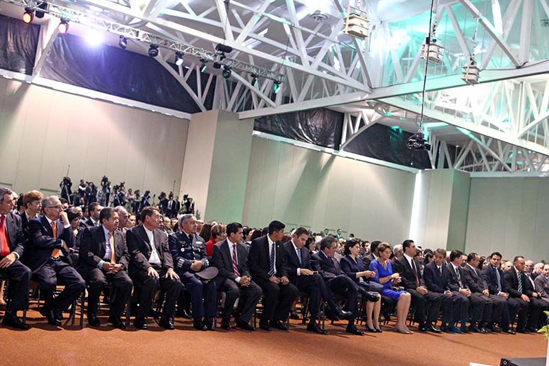 Líderes de cámaras empresariales, entre otros funcionarios, asistieron al quinto Informe de Gobierno ■ FOTO: andrés sánchez