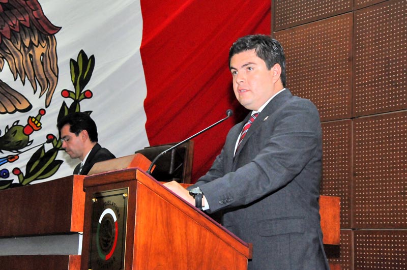 El legislador local Luis Acosta Jaime, presidente de la Comisión legislativa de Vigilancia ■ foto: la jornada zacatecas