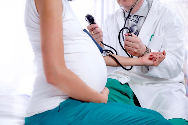 Recomiendan que los médicos busquen identificar con oportunidad los embarazos de alto riesgo y orienten adecuadamente a las futuras madres ■ foto: la jornada zacatecas