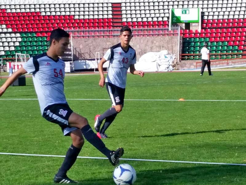 Sesión de entrenamiento del primer equipo para enfrentar a Leones Negros de la Universidad de Guadalajara el próximo viernes ■ foto: FACEBOOK DE MINEROS FC ZACATECAS