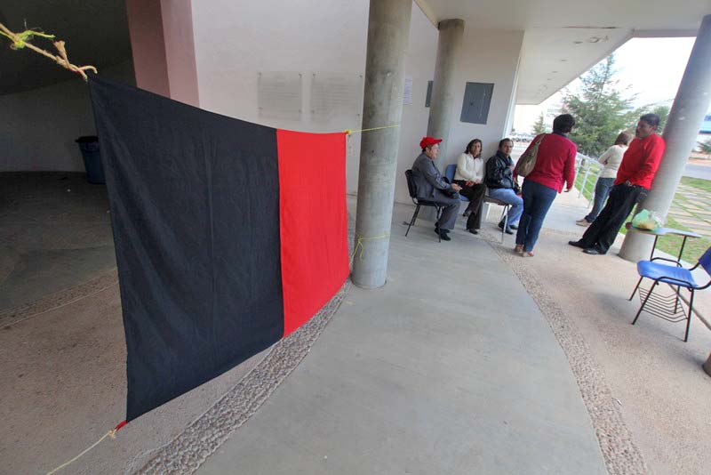 Maestros buscan se les explique la forma en que se habían realizado aportaciones al Sistema de Ahorro para el Retiro, así como al Fovissste. Imagen de una manifestación anterior ■ foto: la jornada zacatecas