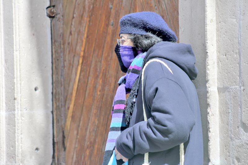 Importante, acatar las indicaciones de autoridades sanitarias ante el inminente llegada del frío, sobre todo en lo que se refiere al cuidado de los sectores vulnerables ■ foto: la jornada zacatecas