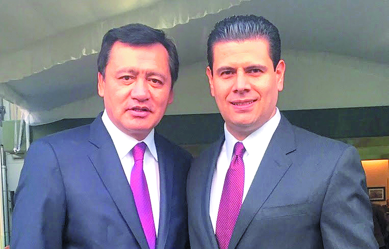 Miguel Ángel Osorio Chong y el Ejecutivo del estado, luego de la reunión de trabajo
