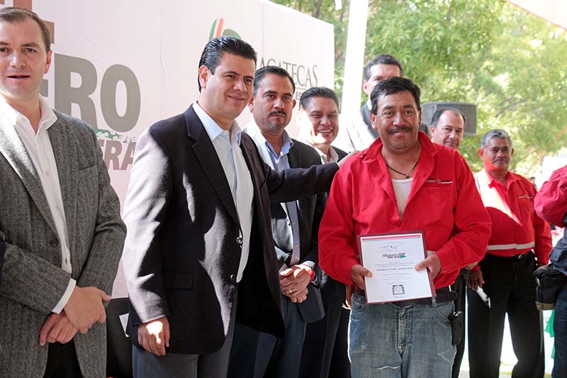 Autoridades y federales conmemoraron el Día del Caminero ■ FOTO: ERNESTO MORENO