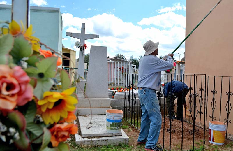 Personal del ayuntamiento retiró basura y maleza, aplicó pintura en algunas zonas ■ FOTO: LA JORNADA ZACATECAS