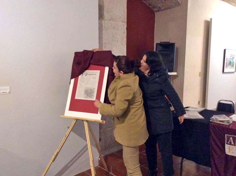 Ante el público se exhibió y analizó el ejemplar ■ FOTO: LA JORNADA ZACATECAS