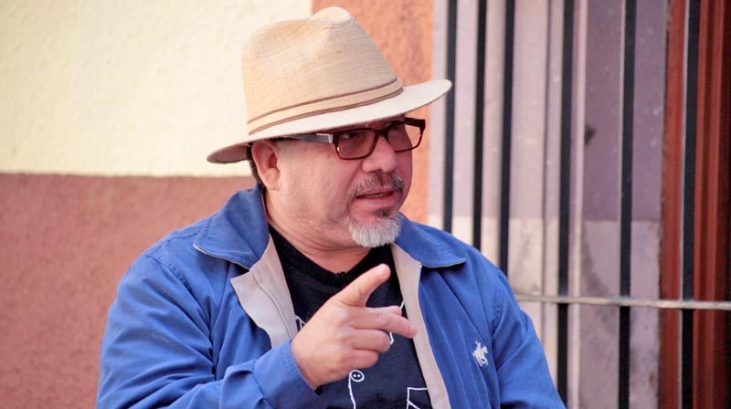 El autor de Huérfanos del narco participó en Acentos, el programa de La Jornada Zacatecas TV y habló sobre las funciones que tiene y debe tener el periodismo en México y el mundo ■ fotos: MIGUEL ÁNGEL NÚÑEZ