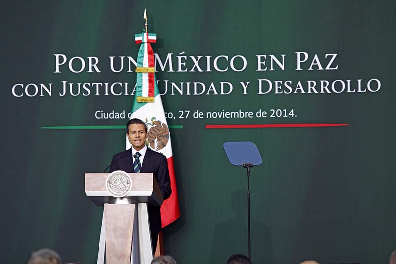 El 27 de noviembre de 2014 Enrique Peña presentó las 10 acciones para mejorar la Seguridad, la Justicia y el Estado de Derecho en el país ■ FOTO: LA JORNADA ZACATECAS