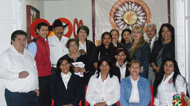 Integrantes de la asociación y autoridades locales ■ foto: LA JORNADA ZACATECAS