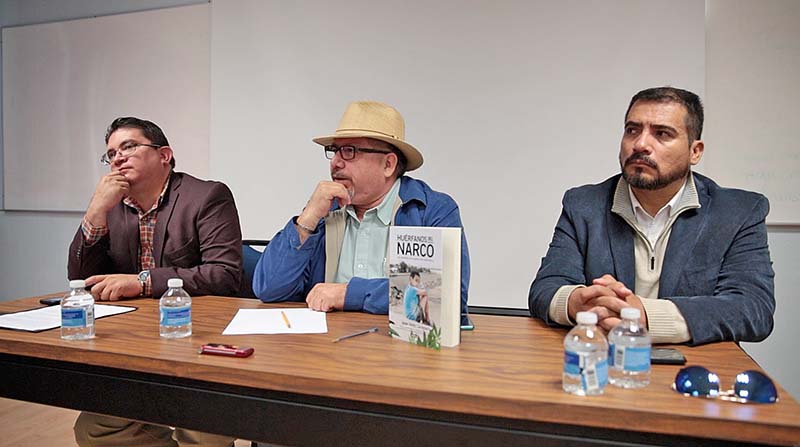 Javier Valdez Cárdenas, corresponsal de La Jornada en Sinaloa impartió una conferencia en la Unidad Académica de Ciencias Sociales de la UAZ ■ FOTOS: MIGUEL ÁNGEL NÚÑEZ Y ANDRÉS SÁNCHEZ