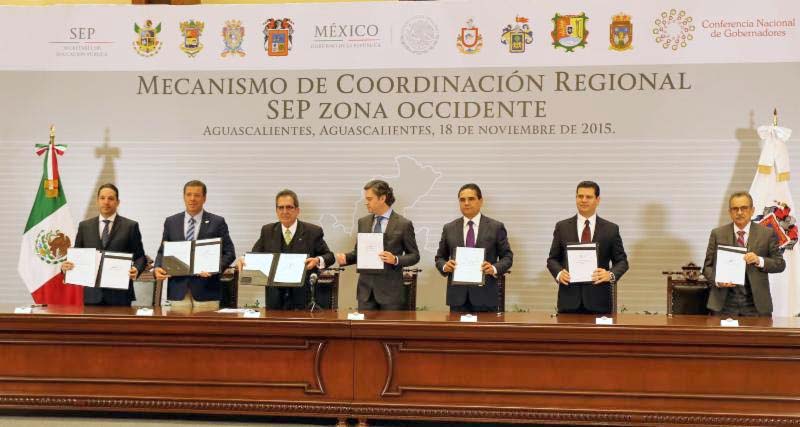 Los mandatarios firmaron la Declaratoria Aguascalientes ■ foto: la jornada zacatecas