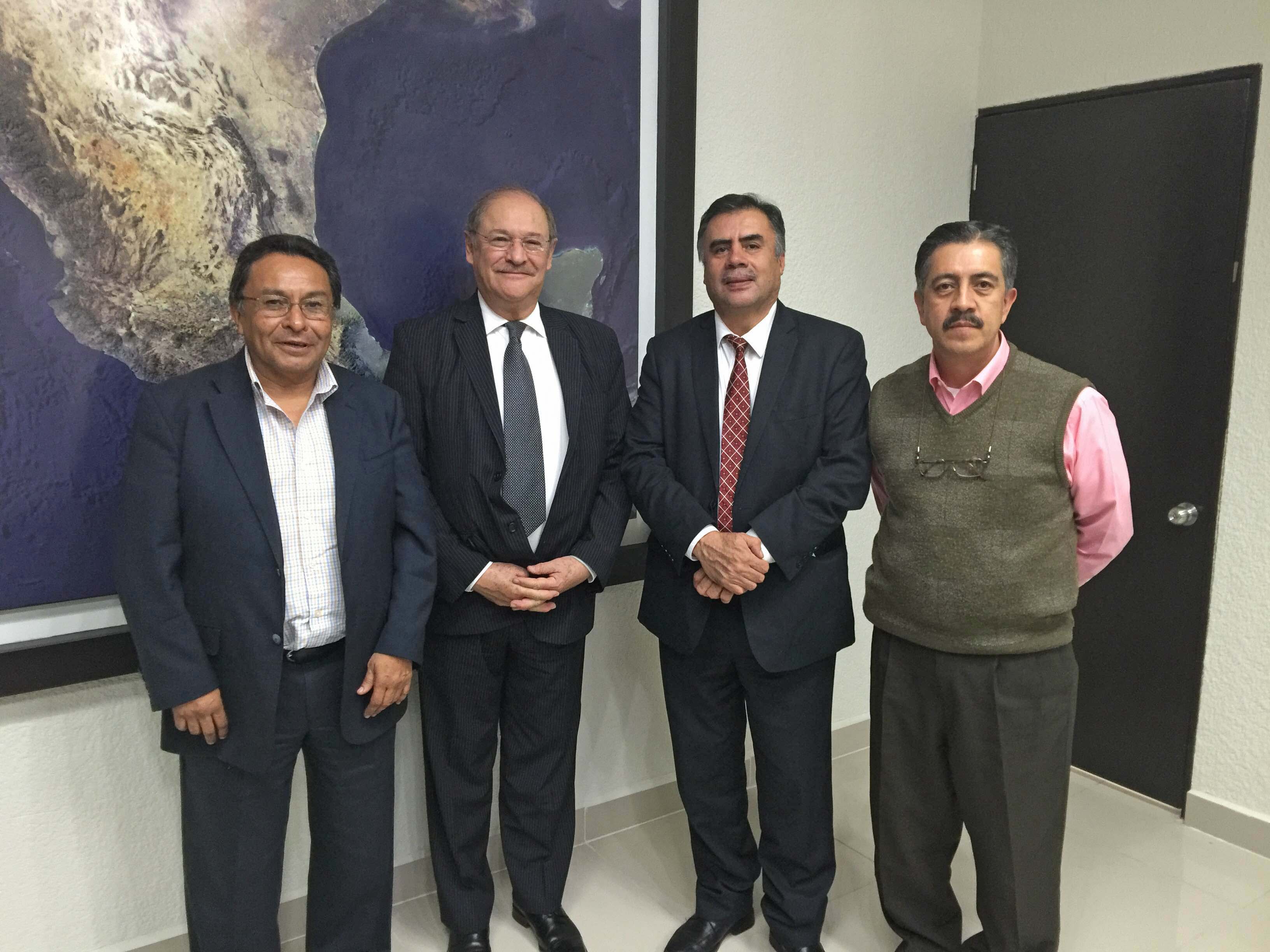 El rector Armando Silva Cháirez, acompañado por sus colaboradores, se reunió con Salvador Malo Álvarez, director general de Educación Superior Universitaria de la SEP ■ foto: LA JORNADA ZACATECAS