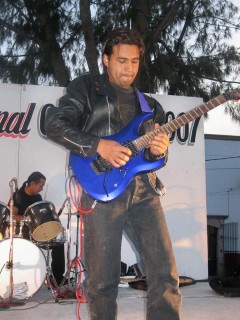 Ángel Ponce, uno de los guitarristas con más ‘feeling’ en el circuito, estará presente en la 12 edición del ‘Día Estatal del Rock, este 27 y 28 de noviembre