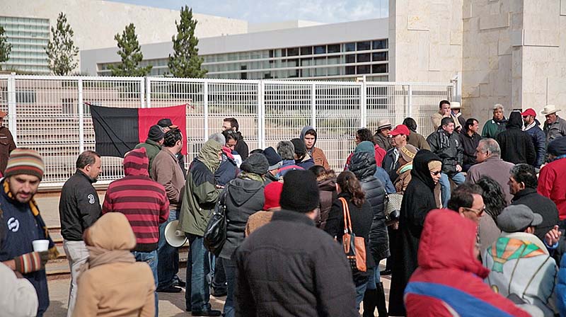 Aspecto de la toma de las instalaciones de Ciudad Administrativa ■ FOTO: MIGUEL ÁNGEL NÚÑEZ