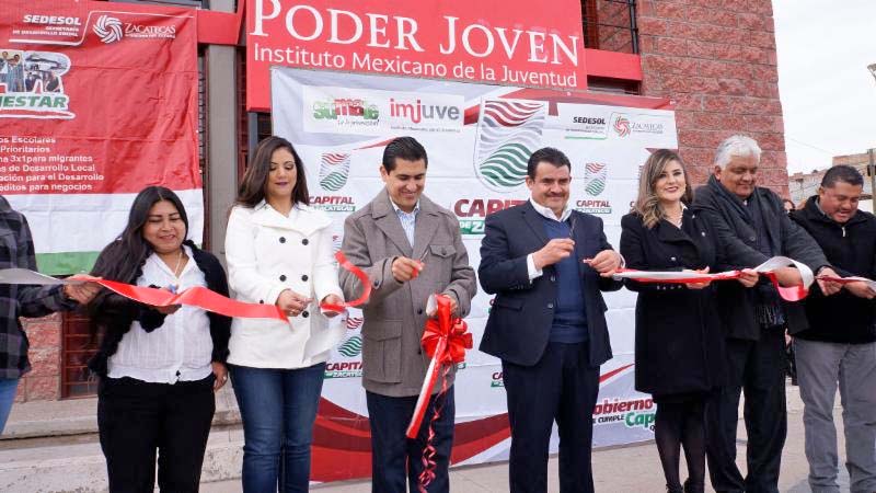 Carlos Peña Badillo y José María González Nava realizaron el corte del listón ■ foto: la jornada zacatecas