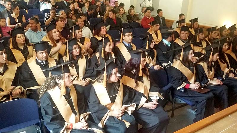 Aspecto de la ceremonia de entrega de reconocimientos ■ foto: LA JORNADA ZACATECAS