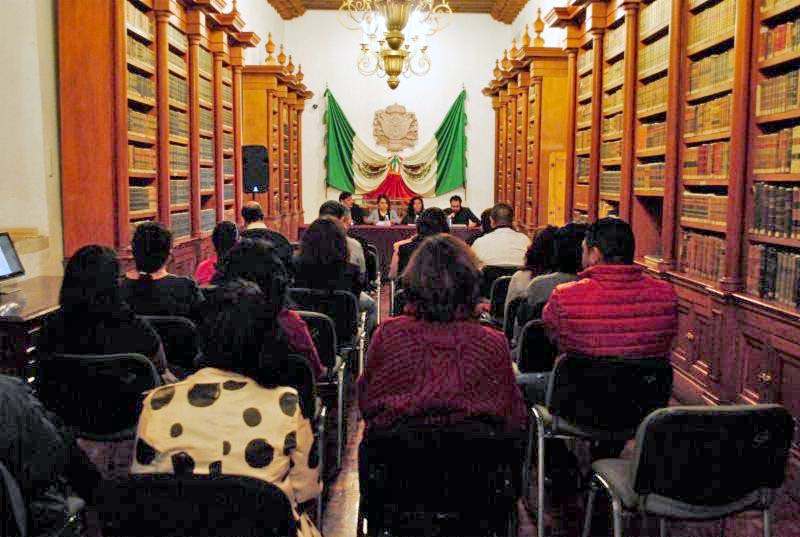 Interior de la Biblioteca Elías Amador ■ foto: la jornada zacatecas