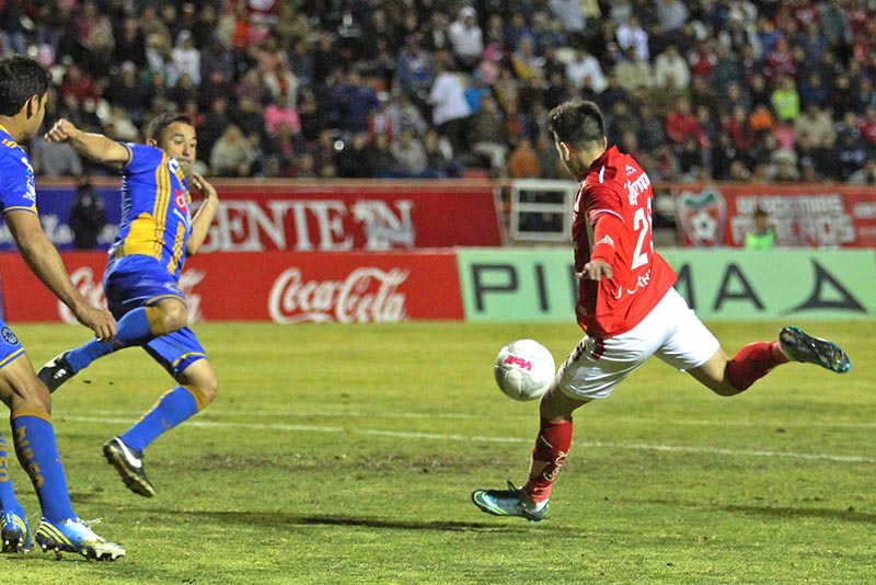 En su último enfrentamiento en Liga, Mineros de Zacatecas igualaron a un tanto con el Atlético San Luis ■ foto: cortesía