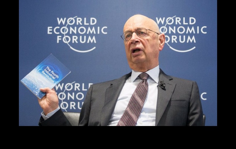 El fundador y presidente ejecutivo del Foro Económico Mundial, Klaus Schwab, en una conferencia de prensa la semana pasada. El encuentro de Davos, que reúne a gobernantes y ejecutivos de las empresas más poderosas del mundo, sesiona desde el próximo miércoles. Foto Xinhua