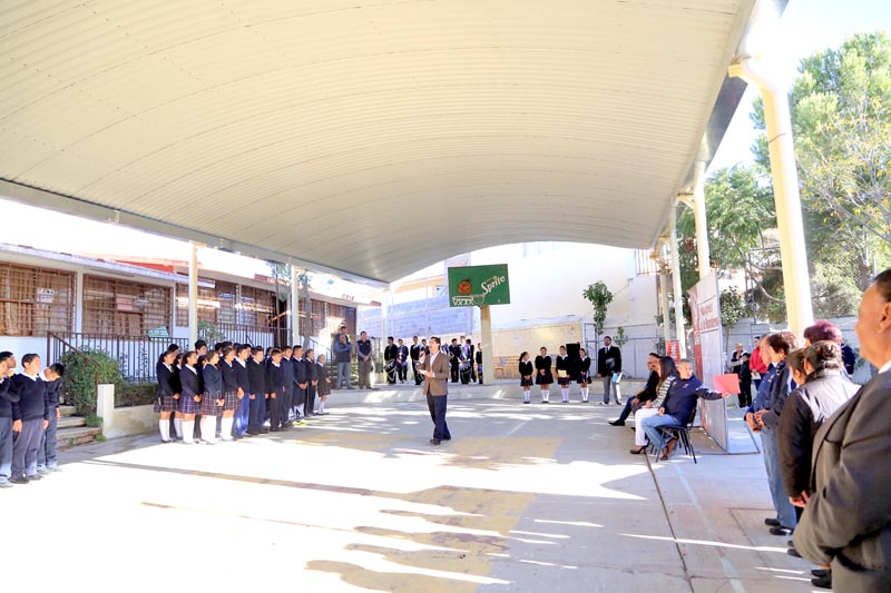 El alcalde capitalino emitió un mensaje a la comunidad estudiantil durante la ceremonia ■ FOTO: LA JORNADA ZACATECAS