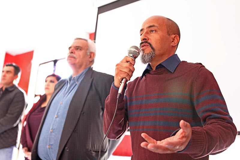 Fernando Arteaga (derecha), presidente estatal de Morena ■ FOTO: ANDRÉS SÁNCHEZ