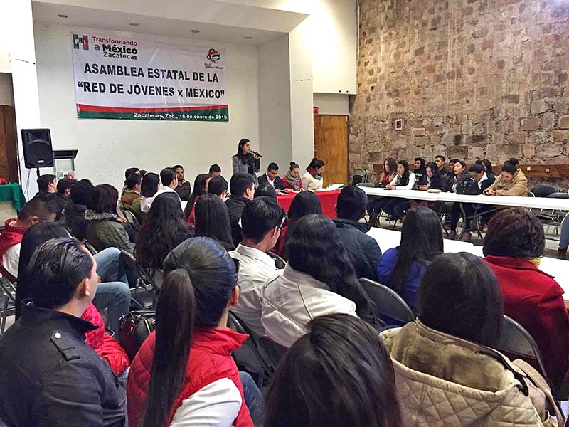 El sector juvenil del PRI se reunió en asamblea en el salón de los gobernadores del Comité Estatal ■ foto: la jornada zacatecas