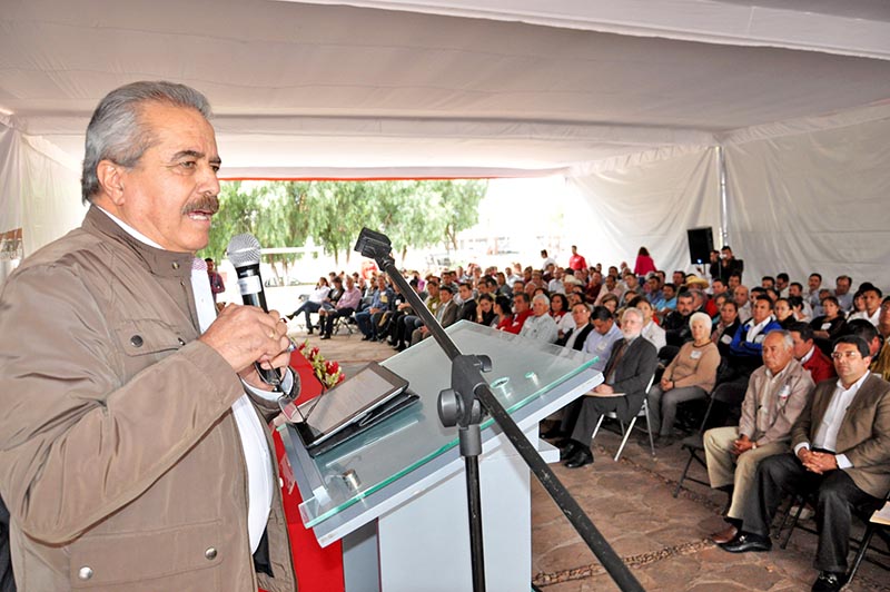 José Olvera, dirigente estatal del Partido Revolucionario Institucional ■ foto: la jornada zacatecas