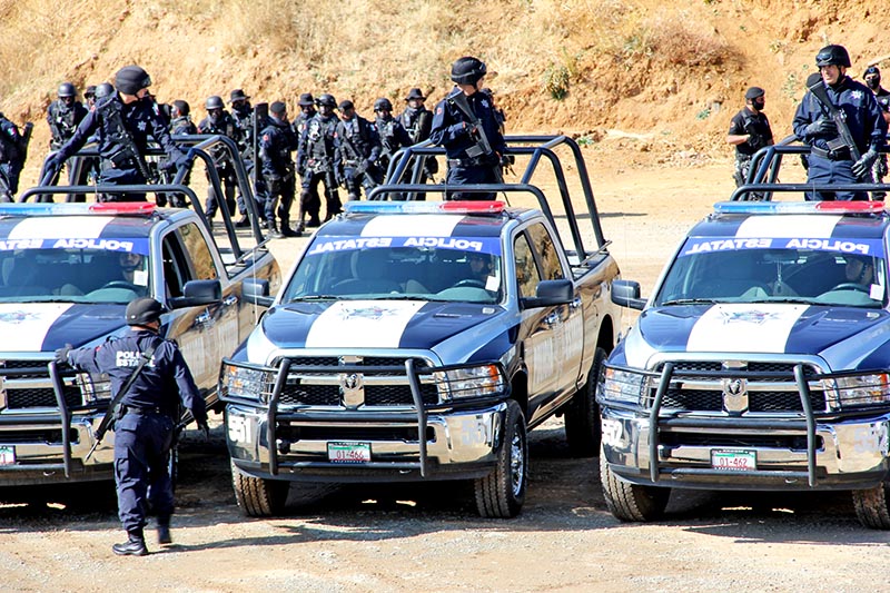 Agentes de la Policía Estatal, en sus instalaciones del municipio de Guadalupe ■ FOTO: ANDRÉS SÁNCHEZ