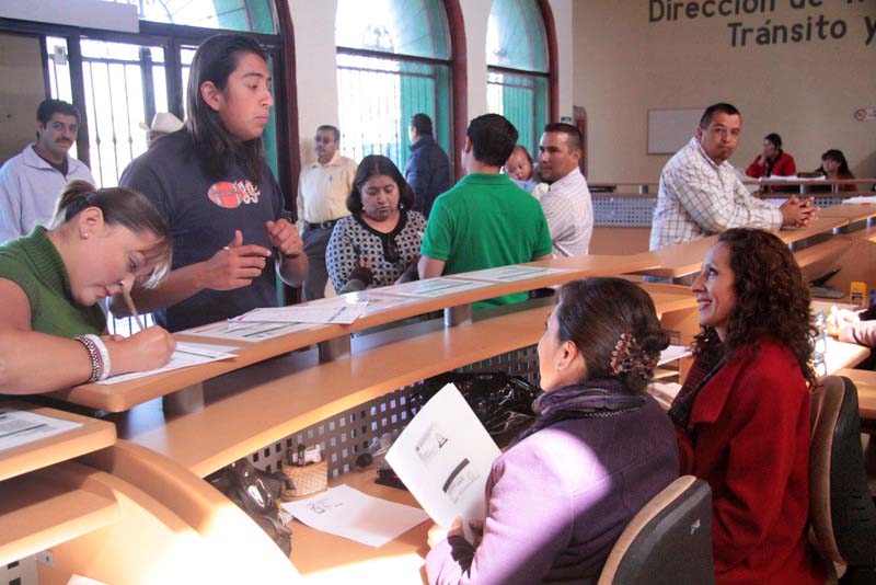 Oficina de trámite de licencias de conducir en la Dirección de Transporte, Tránsito y Vialidad ■ FOTO: LA JORNADA ZACATECAS