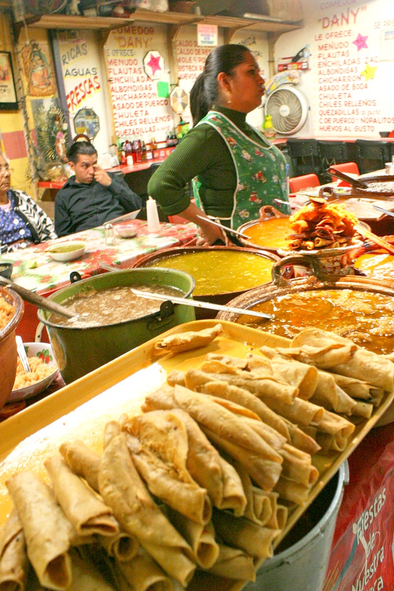 Según dicen, expendedores de alimentos deberán irse porque “dan mala imagen” ■ FOTO: LA JORNADA ZACATECAS
