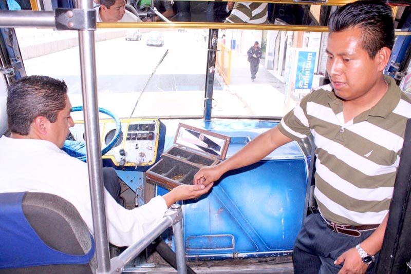 El primero de enero de 2014 el pasaje aumentó de 5.50 a 6.50 pesos, no hubo aviso previo ■ FOTO: LA JORNADA ZACATECAS