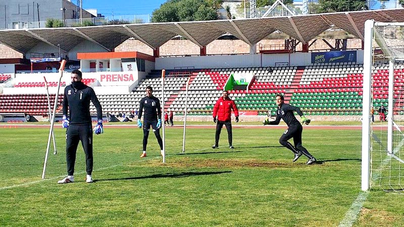 Aspecto de sesión de entrenamiento del equipo local ■ foto: facebook mineros fc zacatecas