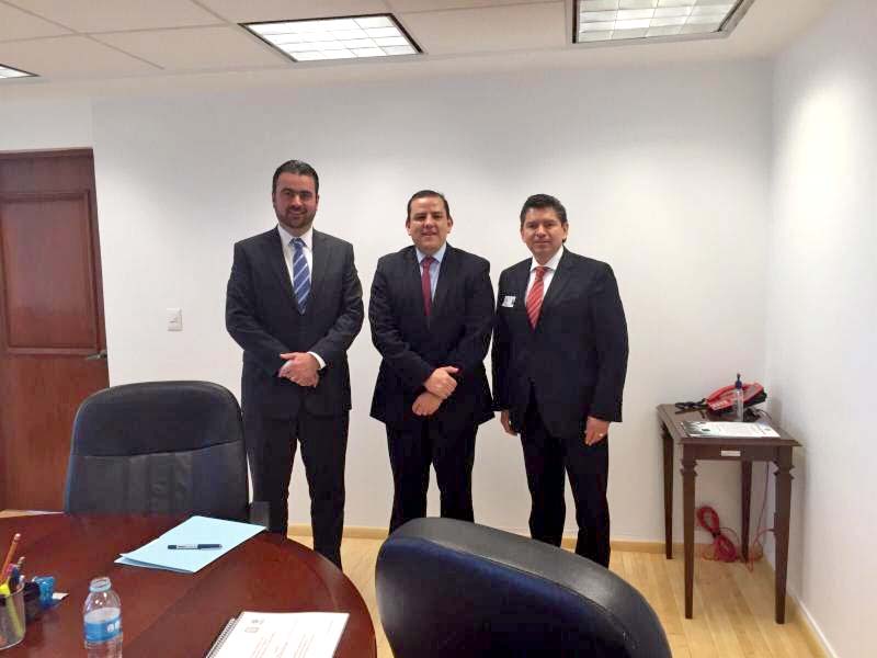 Fernando Soto y el diputado José Haro se reunieron con el subsecretario de Egresos de Hacienda, Fernando Galindo Favela ■ foto: LA JORNADA ZACATECAS