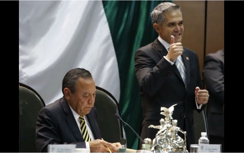 En la sesión del pleno en San Lázaro, estuvo presente el Jefe del Gobierno del DF, Miguel Ángel Mancera. Foto Francisco Olvera