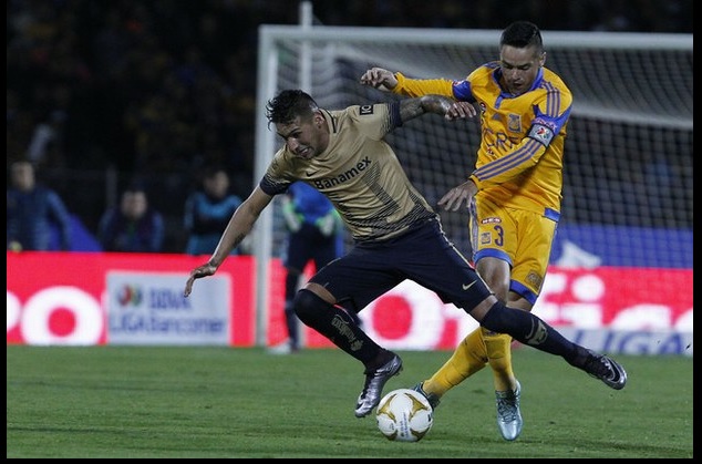 Partido entre Pumas y Tigres, en diciembre pasado. Foto Víctor Camacho