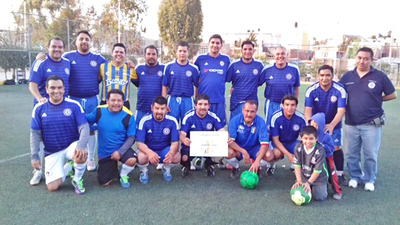 Integrantes del conjunto de la Tesorería de Guadalupe, ganador de la copa ■ foto: la jornada zacatecas