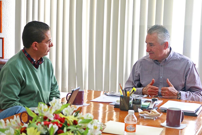 Alfredo Salazar se reunió con Rafael Sánchez Preza, presidente de la Junta de Monumentos ■ foto: la jornada zacatecas