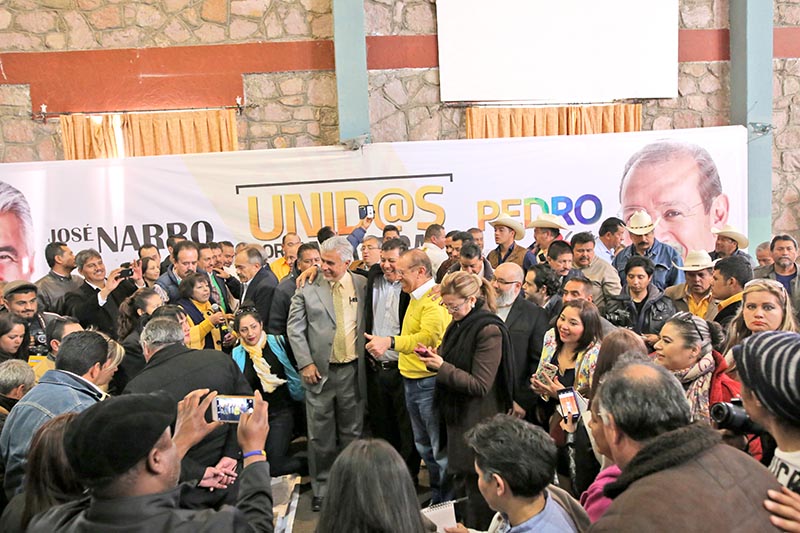 Narro Céspedes y De León Mojarro, luego del evento realizado este domingo ■ foto: andrés sánchez