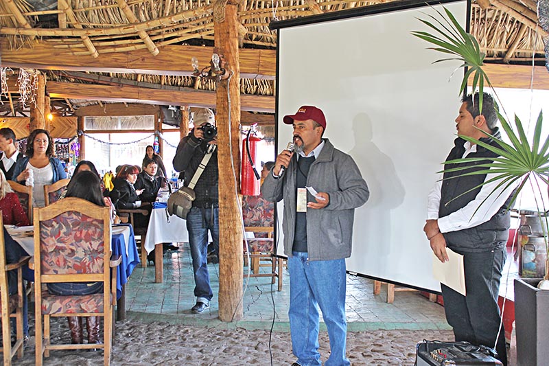 En el uso de la voz Fernando Arteaga, dirigente de Morena en la entidad ■ foto: la jornada zacatecas