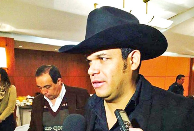 Marco Flores, abanderado del Partido Encuentro Social a la gubernatura de Zacatecas. Recientemente llevó a cabo su registro ante la dirigencia nacional de ese instituto político ■ foto: facebook