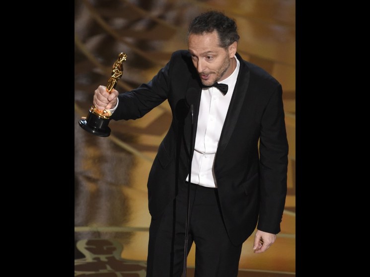 mmanuel Lubezki al recibir el Óscar por 'El renacido'. Foto Ap