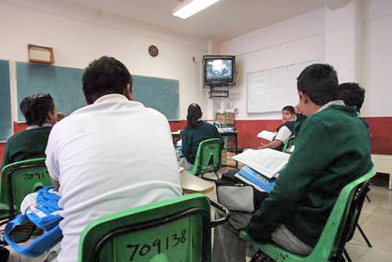 Aula de un plantel de telesecundaria ■ foto: la jornada zacatecas