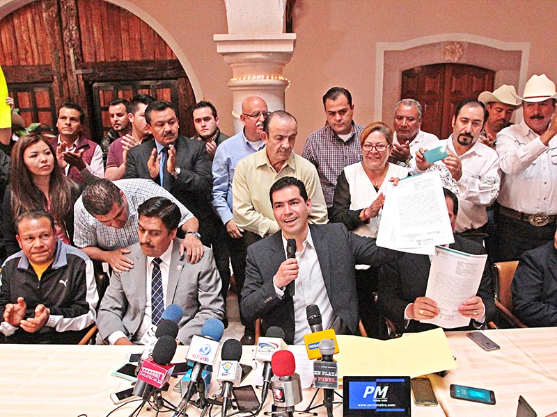 Rafael Flores ofreció una conferencia de prensa ■ fotos: ernesto moreno y andrés sánchez