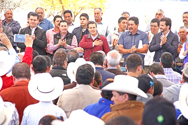 Peña Nieto y el gobernador Miguel Alonso inauguraron la planta potabilizadora Proaño en El Mineral ■ FOTO: ANDRÉS SÁNCHEZ
