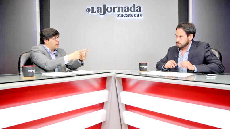 Marco Torres Inguanzo y Carlos Navarrete, participantes en la serie Synergia, de La Jornada Zacatecas TV ■ foto: MIGUEL áNGEL NúÑEZ