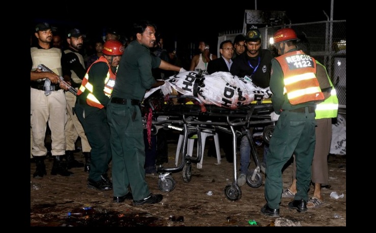 Las víctimas mortales del atentado ya son más de 60. Foto Ap / K.K Chaudhry